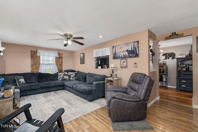 1025 Old Boones Creek Road, Jonesborough, TN 37659