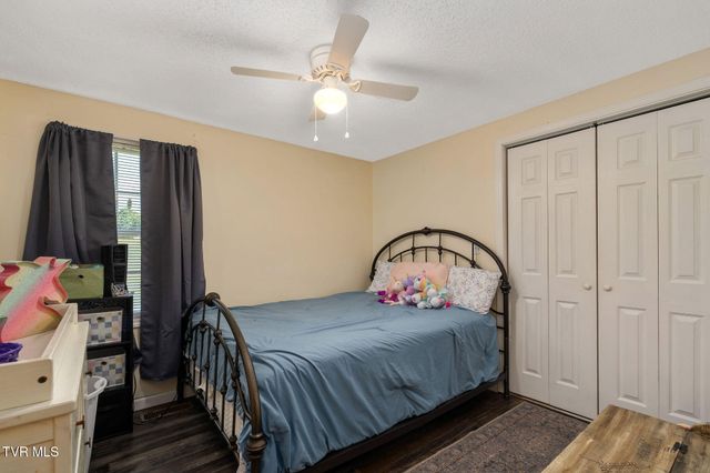 1025 Old Boones Creek Road, Jonesborough, TN 37659