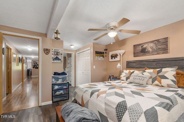 1025 Old Boones Creek Road, Jonesborough, TN 37659
