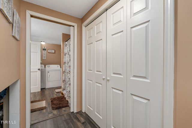 1025 Old Boones Creek Road, Jonesborough, TN 37659