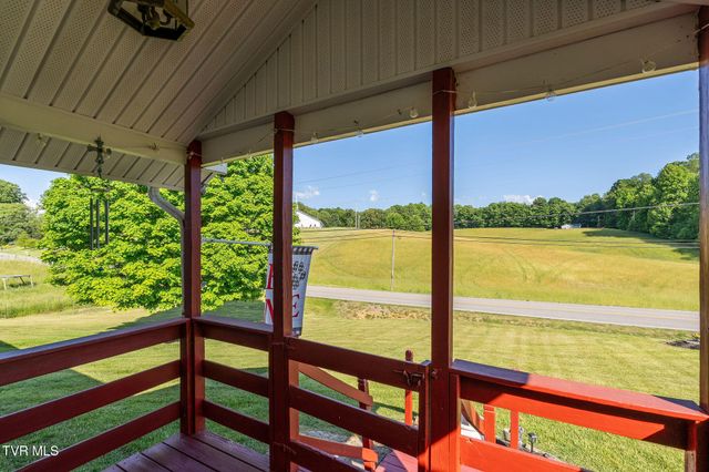 1025 Old Boones Creek Road, Jonesborough, TN 37659