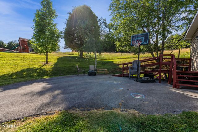 1025 Old Boones Creek Road, Jonesborough, TN 37659