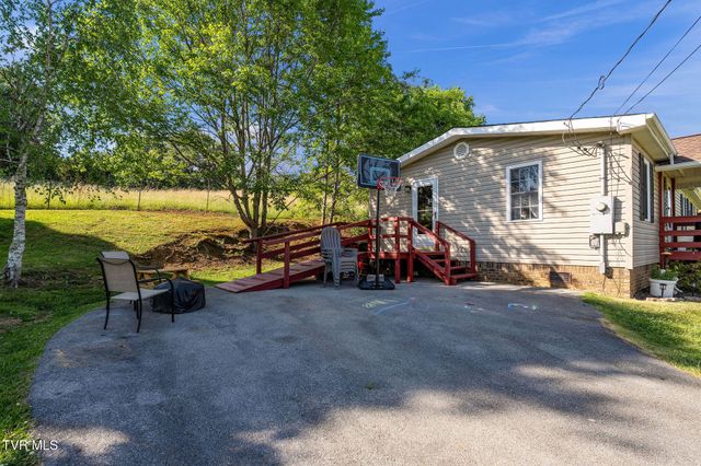 1025 Old Boones Creek Road, Jonesborough, TN 37659