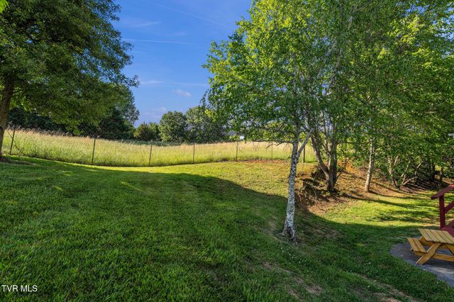 1025 Old Boones Creek Road, Jonesborough, TN 37659