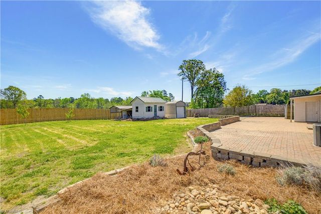 205 Cedarwood Trail, High Point, NC 27265