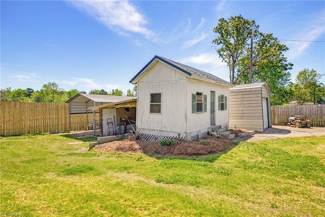 205 Cedarwood Trail, High Point, NC 27265