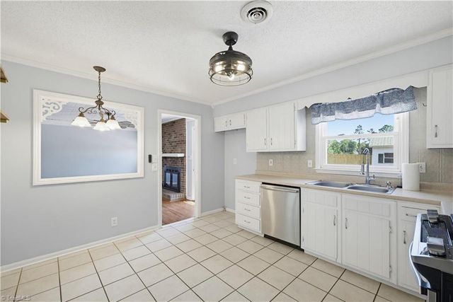 205 Cedarwood Trail, High Point, NC 27265
