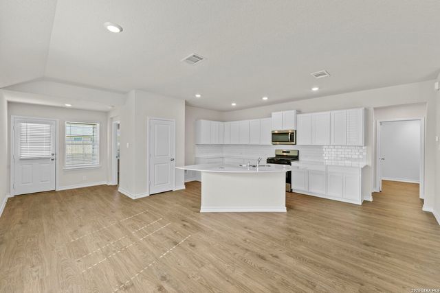 632 Sumpter Banks, Cibolo, TX 78108