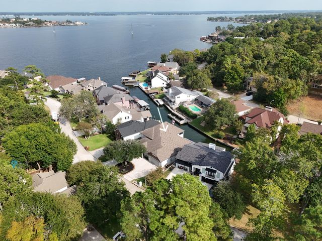 3802 Windswept Drive, Montgomery, TX 77356