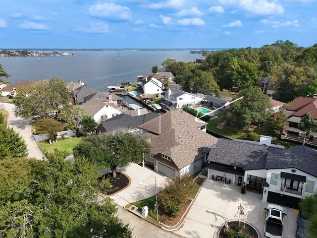 3802 Windswept Drive, Montgomery, TX 77356