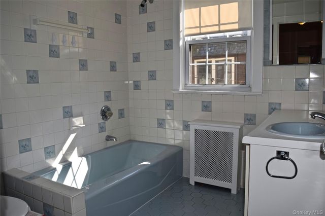 5 Prescott Square, Bronxville, NY 10708