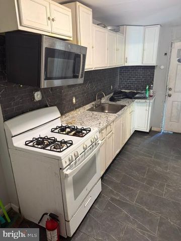 2912 KANSAS RD, Camden, NJ 08104