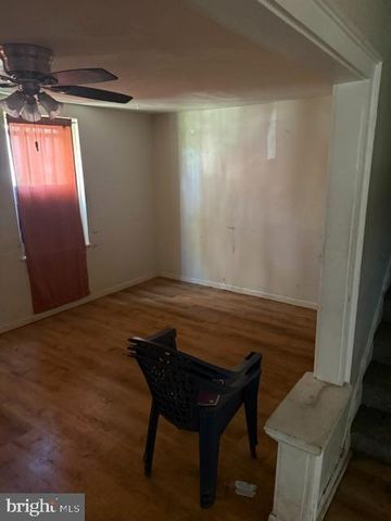 2912 KANSAS RD, Camden, NJ 08104