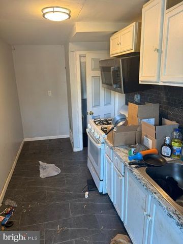 2912 KANSAS RD, Camden, NJ 08104