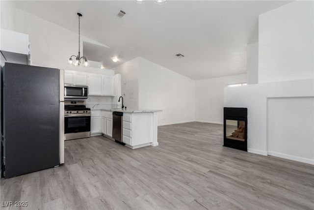 2110 Los Feliz Street 2015, Las Vegas, NV 89156