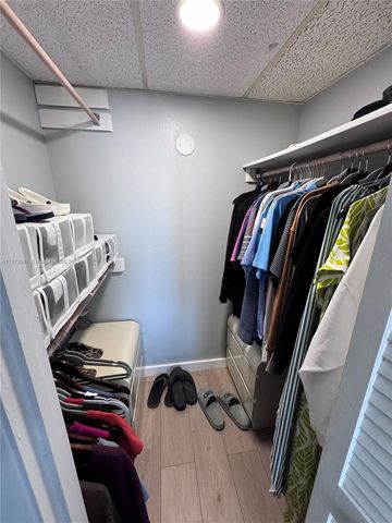 1950 S Ocean Dr 11D, Hallandale Beach, FL 33009