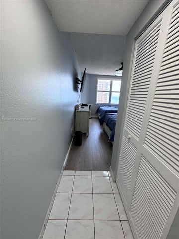 1950 S Ocean Dr 11D, Hallandale Beach, FL 33009