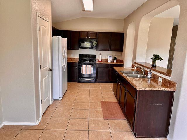207 Dragon Ridge RD, Buda, TX 78610