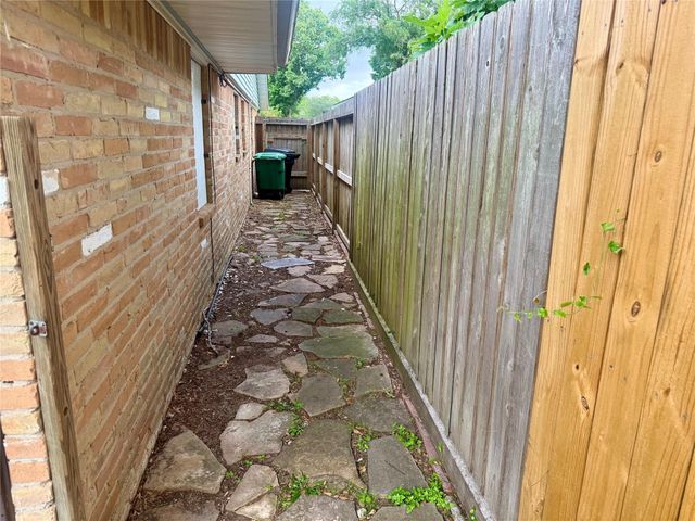 5933 Imogene Street, Houston, TX 77074