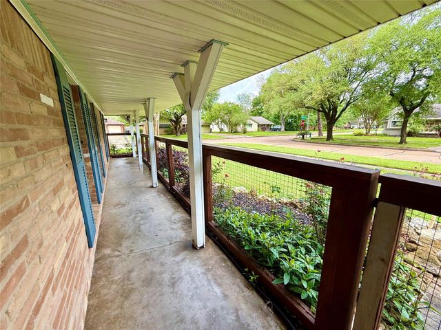 5933 Imogene Street, Houston, TX 77074