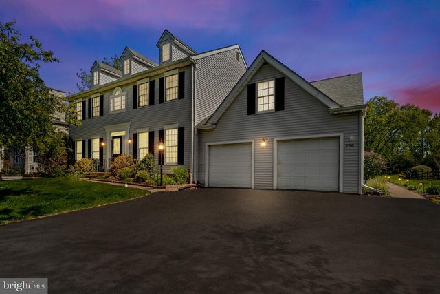 256 MALLARD DR E, North Wales, PA 19454