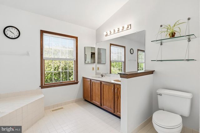 256 MALLARD DR E, North Wales, PA 19454