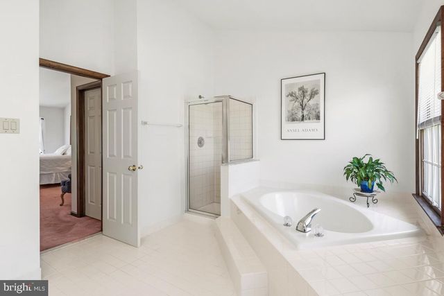256 MALLARD DR E, North Wales, PA 19454