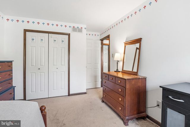 256 MALLARD DR E, North Wales, PA 19454
