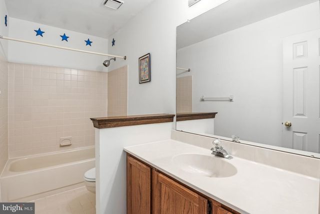 256 MALLARD DR E, North Wales, PA 19454