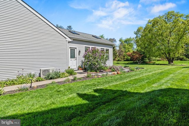 256 MALLARD DR E, North Wales, PA 19454