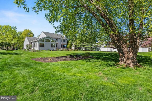 256 MALLARD DR E, North Wales, PA 19454