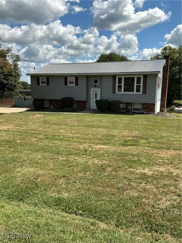 980 Locust Lake Circle, Zanesville, OH 43701