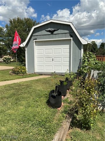 980 Locust Lake Circle, Zanesville, OH 43701