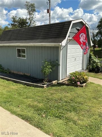 980 Locust Lake Circle, Zanesville, OH 43701