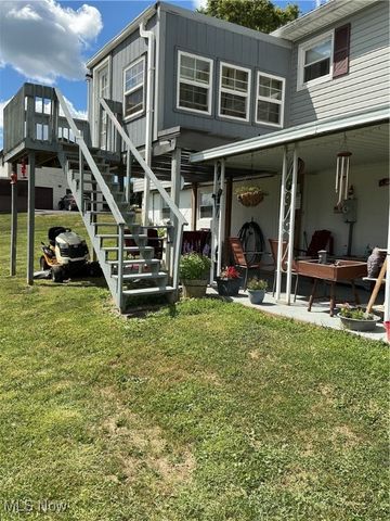 980 Locust Lake Circle, Zanesville, OH 43701