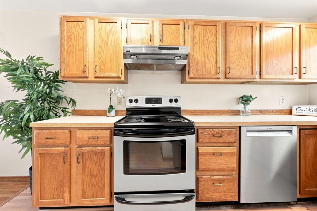 Image 12 of property listing at 23 Dunvegan Woods Drive, Hampton, NH 03842