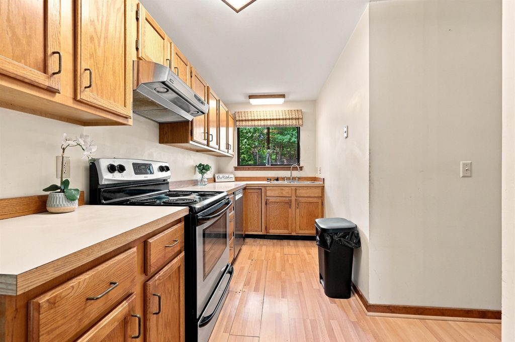 Image 14 of property listing at 23 Dunvegan Woods Drive, Hampton, NH 03842