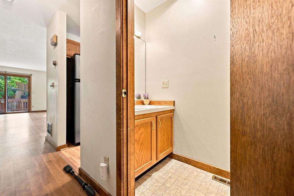 Image 17 of property listing at 23 Dunvegan Woods Drive, Hampton, NH 03842