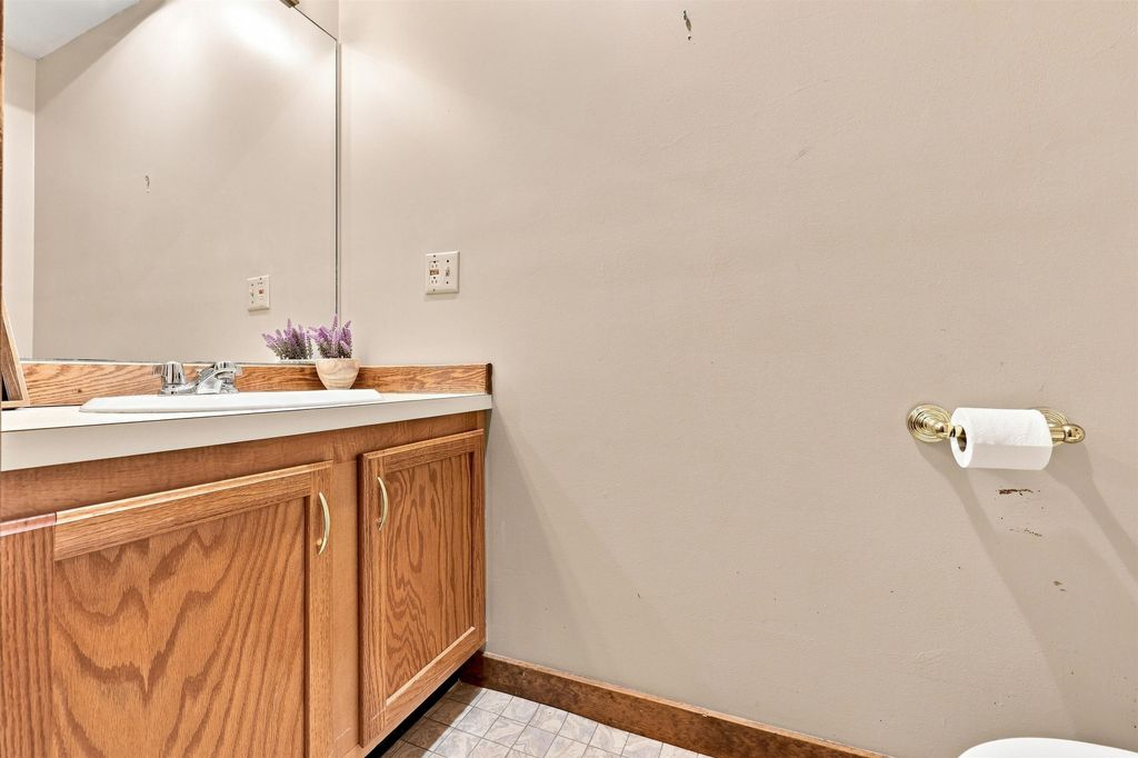 Image 19 of property listing at 23 Dunvegan Woods Drive, Hampton, NH 03842