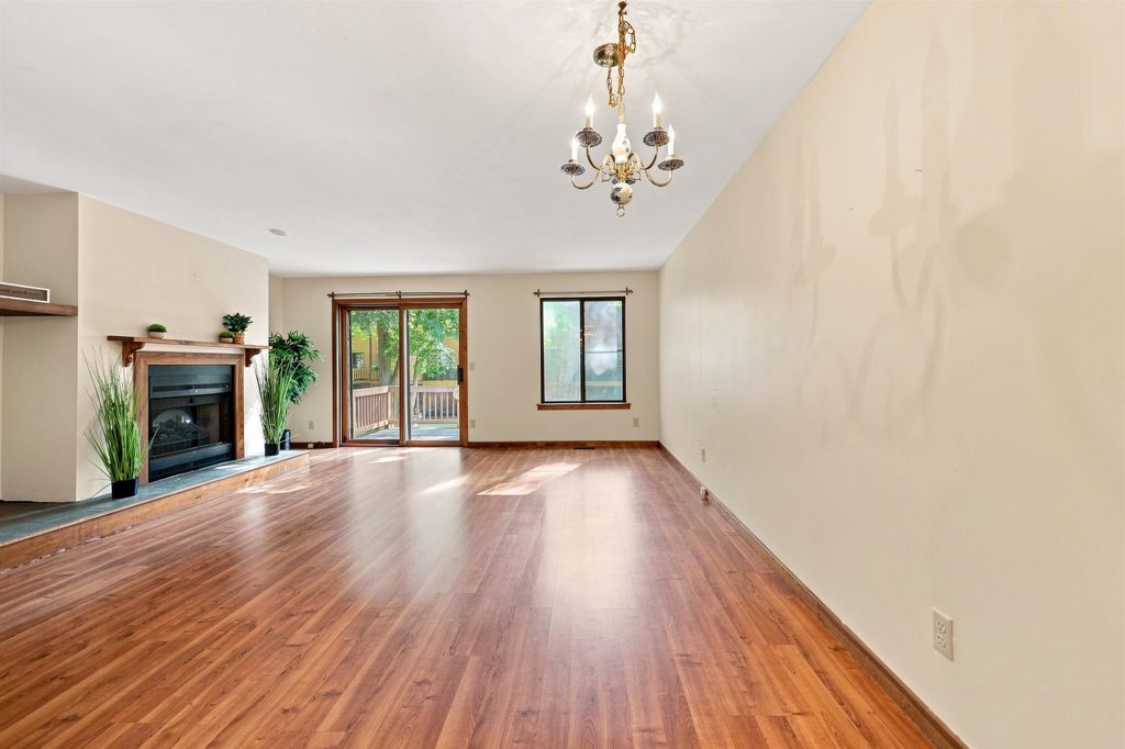 Image 5 of property listing at 23 Dunvegan Woods Drive, Hampton, NH 03842