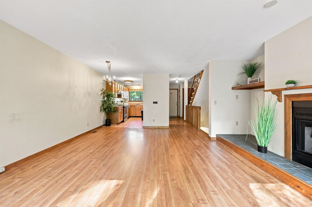 Image 7 of property listing at 23 Dunvegan Woods Drive, Hampton, NH 03842