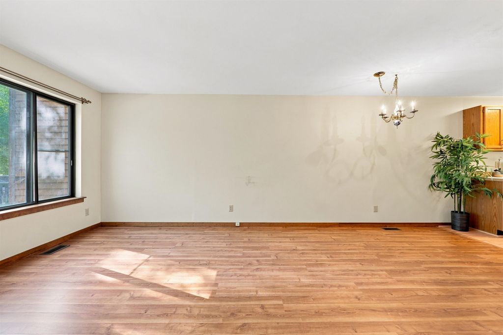 Image 9 of property listing at 23 Dunvegan Woods Drive, Hampton, NH 03842
