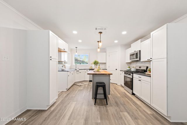 1210 Trotter Street, New Iberia, LA 70563