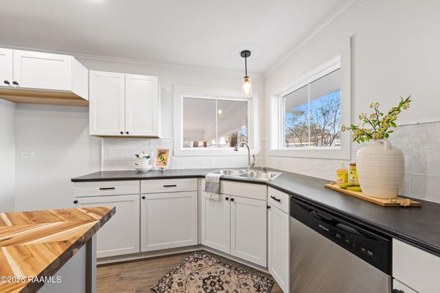 1210 Trotter Street, New Iberia, LA 70563