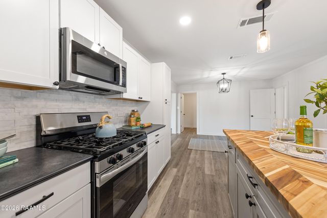 1210 Trotter Street, New Iberia, LA 70563