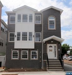 32 Garibaldi Avenue, Newark, NJ 07114