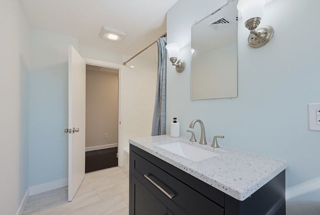 30 Taft Ln, Dedham, MA 02026