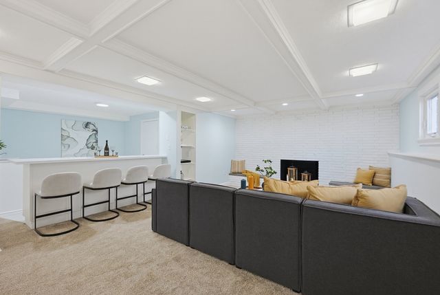 30 Taft Ln, Dedham, MA 02026