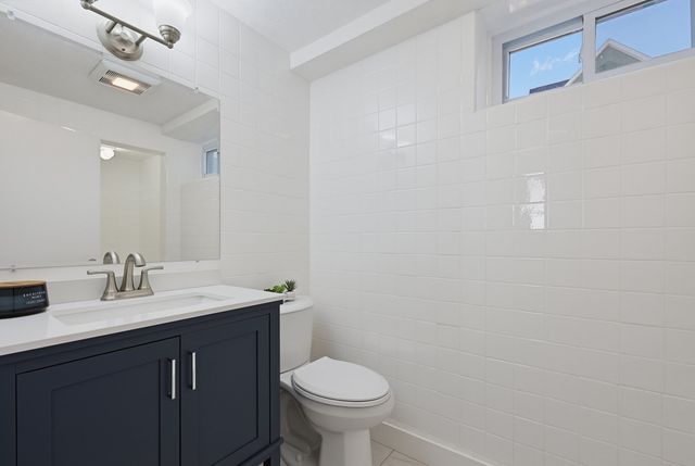 30 Taft Ln, Dedham, MA 02026
