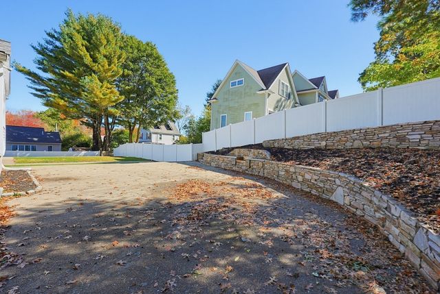 30 Taft Ln, Dedham, MA 02026